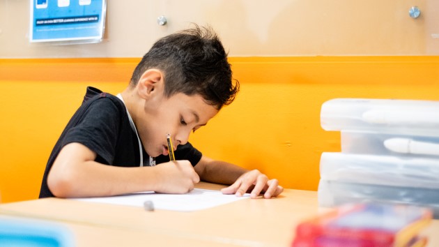 Why our attention spans are shrinking, with Gloria Mark, PhD